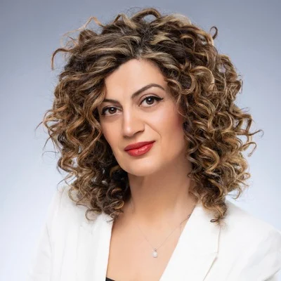 Maryam Haghighi, Entrepreneur